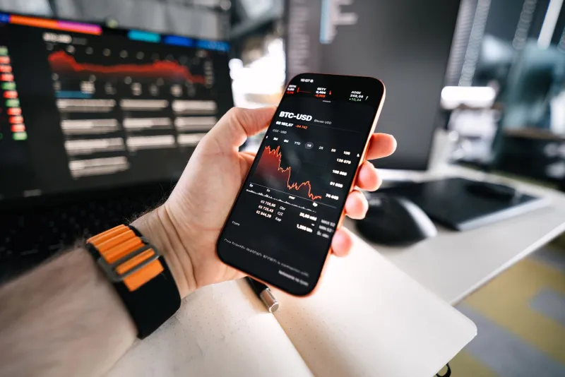 When Your Portfolio Bleeds Red: The Hidden Reason Aussie Crypto Gamblers Bet More During a Bitcoin Crash