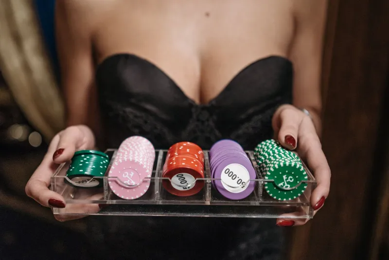 Cold Wallet Discipline Meets the Casino Floor: Why Hodlers Fold Under Pressure